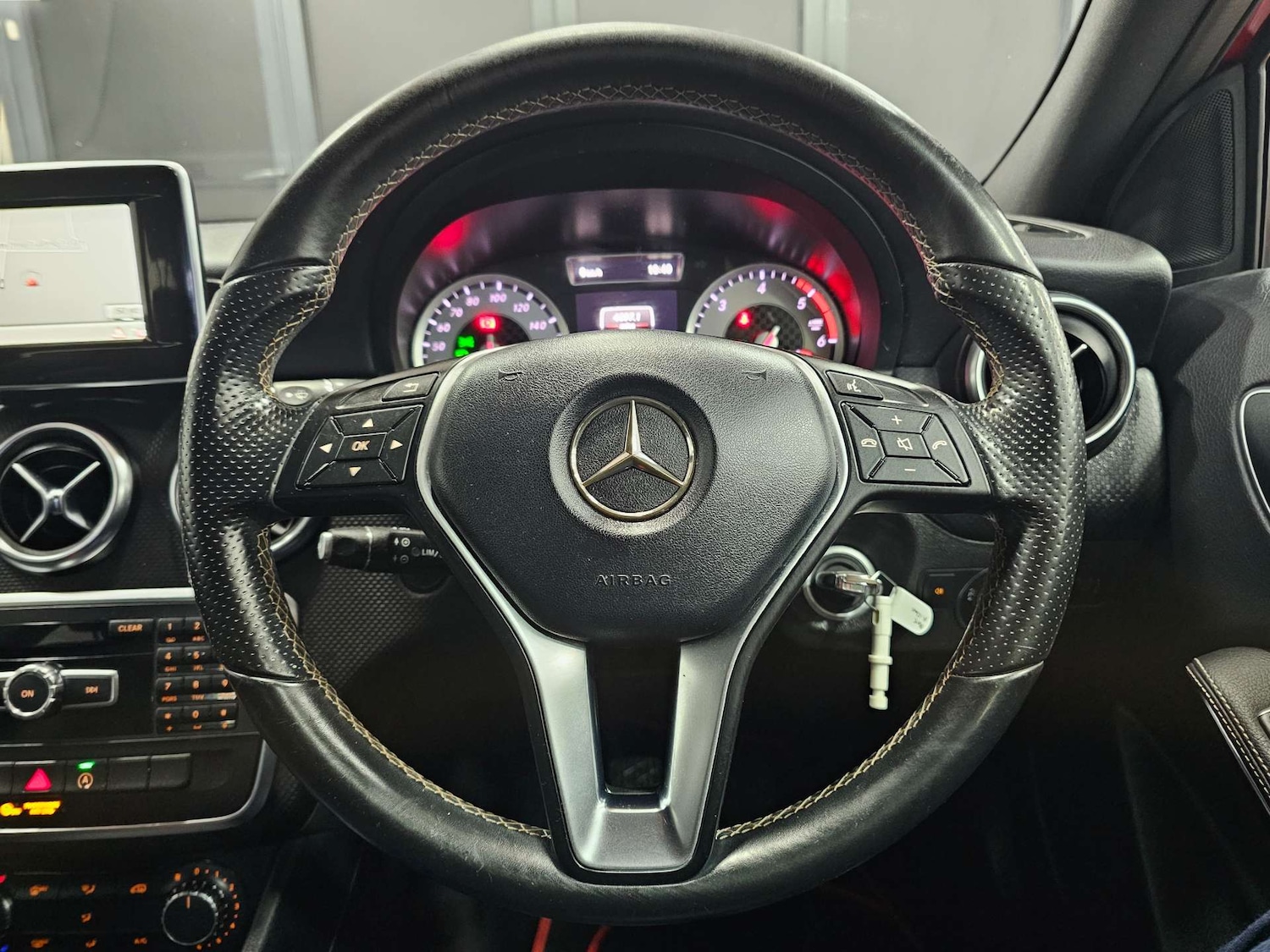 Used Mercedes-Benz A-Class 2015 for sale - 76972442: Photo 10