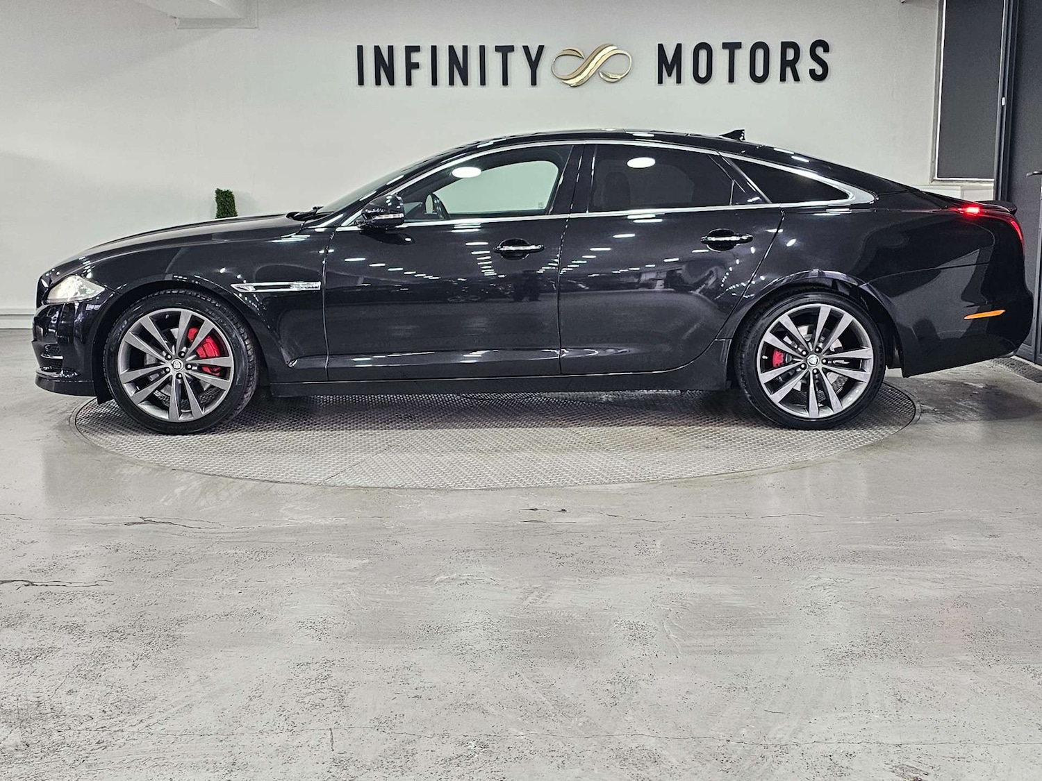 Used Jaguar XJ 2013 for sale - 76972354: Photo 21