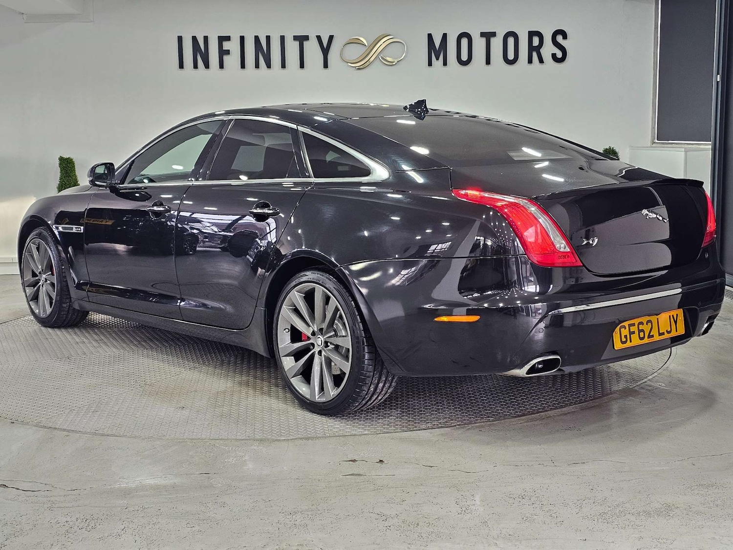 Used Jaguar XJ 2013 for sale - 76972354: Photo 26
