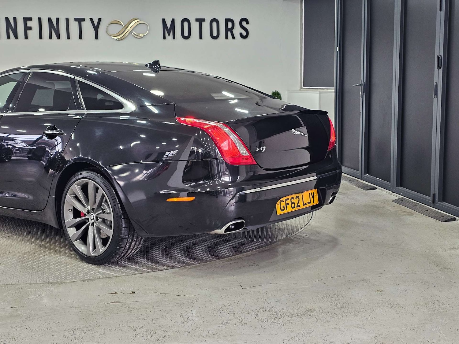 Used Jaguar XJ 2013 for sale - 76972354: Photo 27