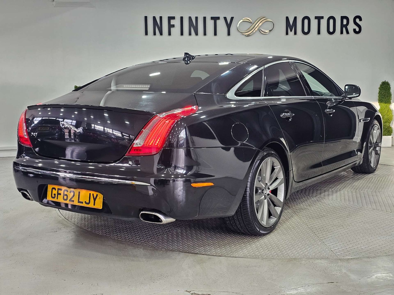 Used Jaguar XJ 2013 for sale - 76972354: Photo 30