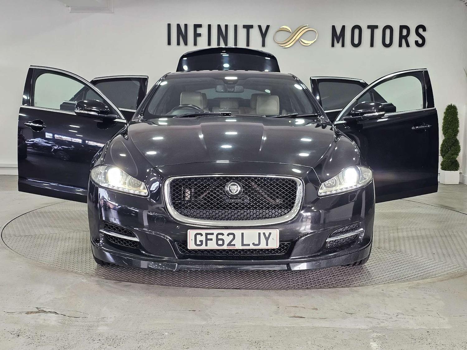 Used Jaguar XJ 2013 for sale - 76972354: Photo 35