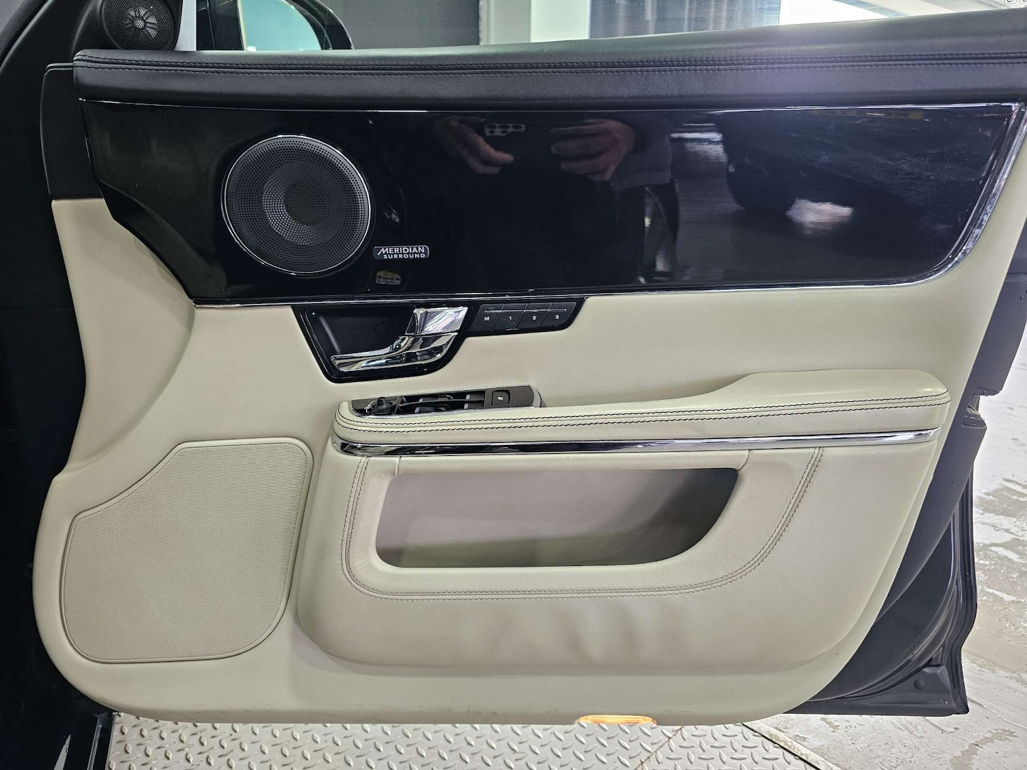 Used Jaguar XJ 2013 for sale - 76972354: Photo 44