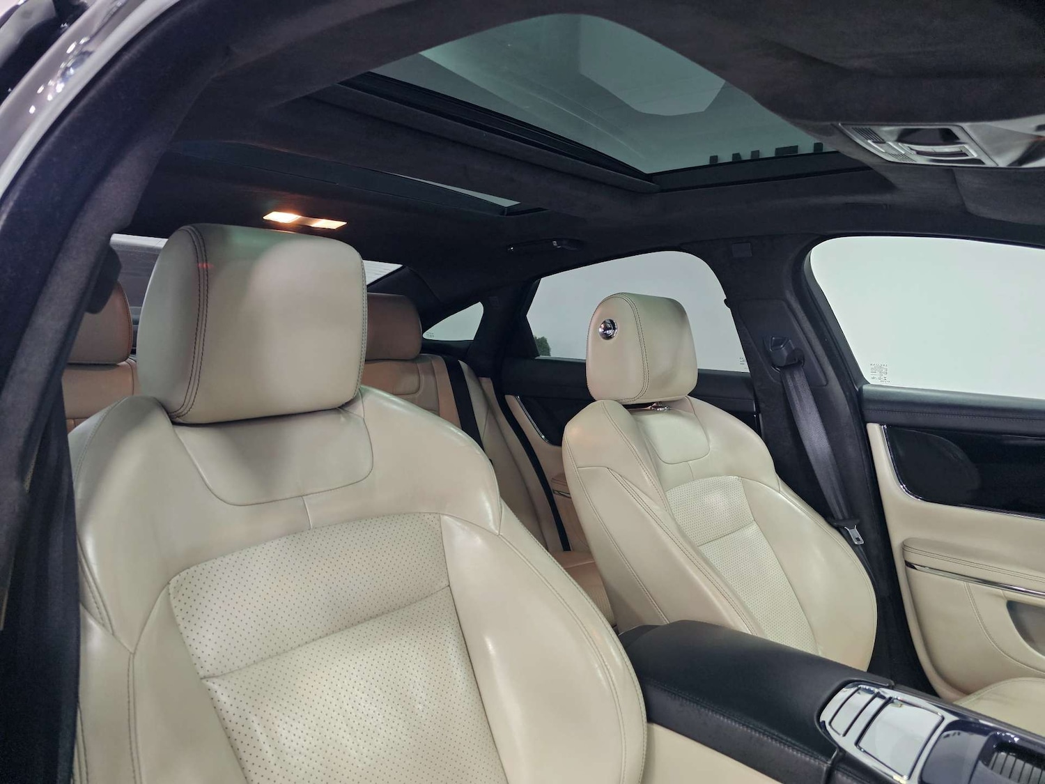 Used Jaguar XJ 2013 for sale - 76972354: Photo 48