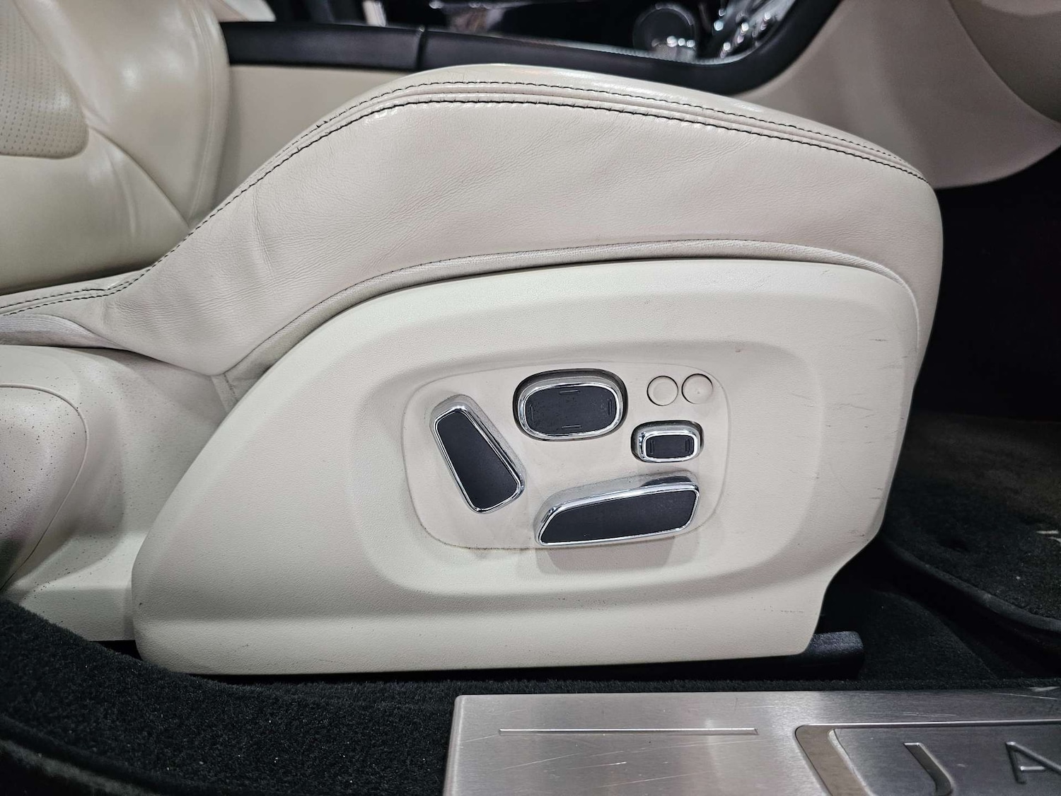 Used Jaguar XJ 2013 for sale - 76972354: Photo 50