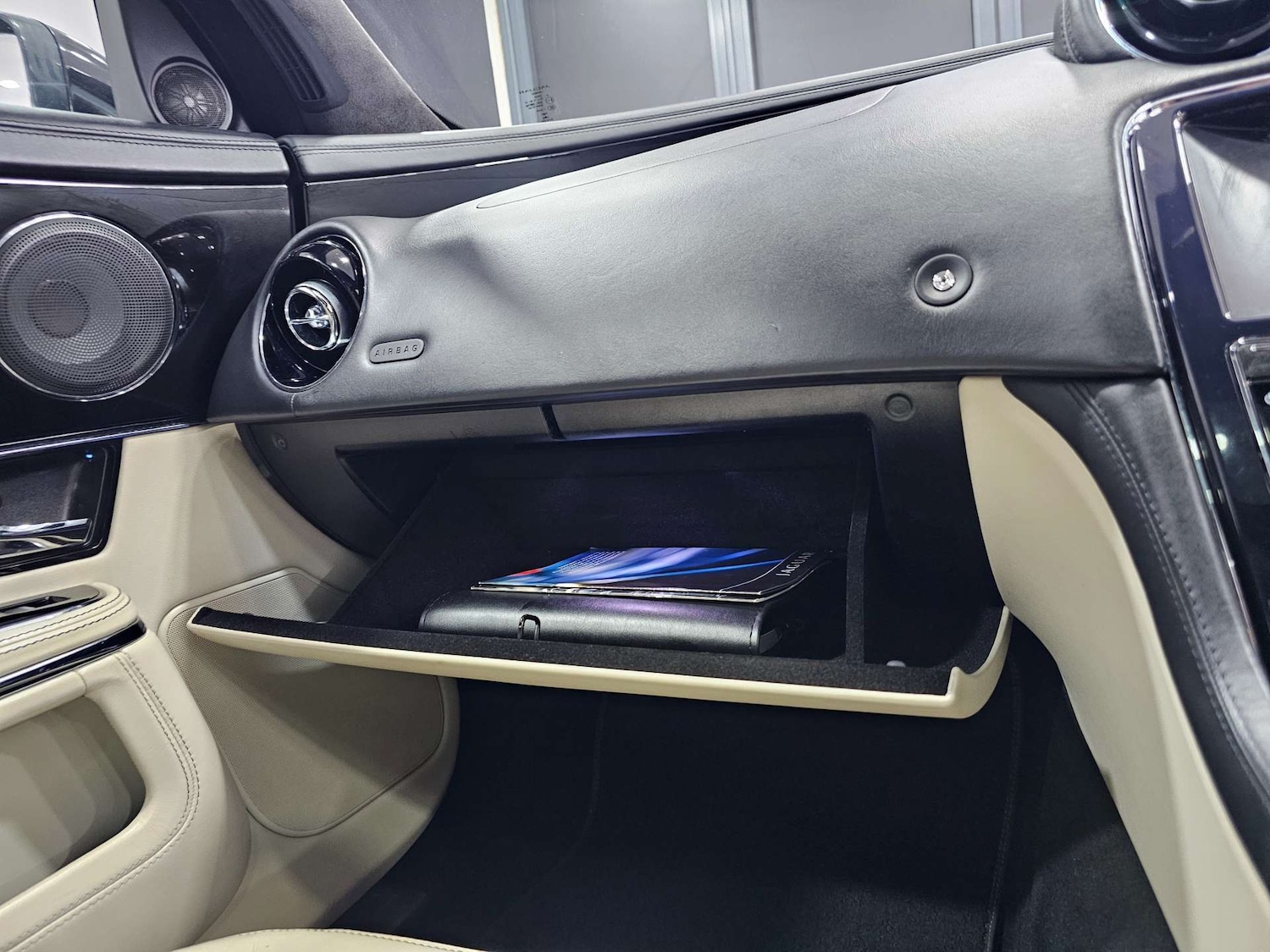 Used Jaguar XJ 2013 for sale - 76972354: Photo 56