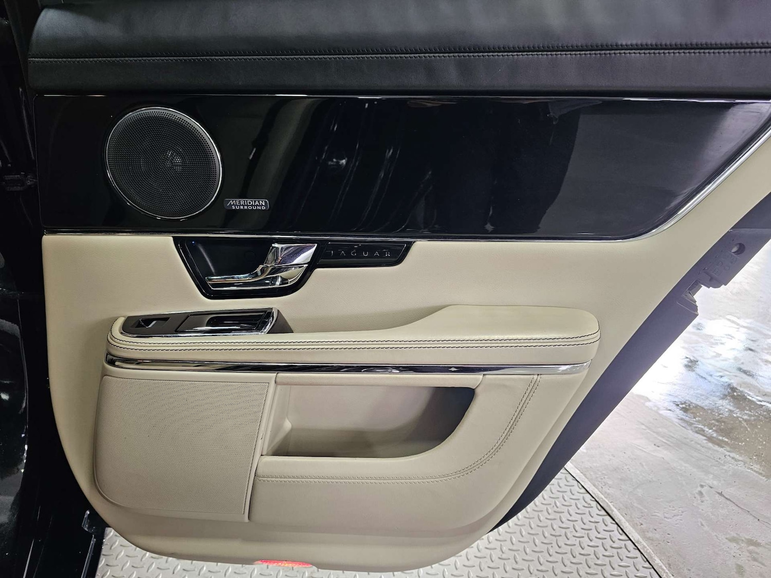 Used Jaguar XJ 2013 for sale - 76972354: Photo 57