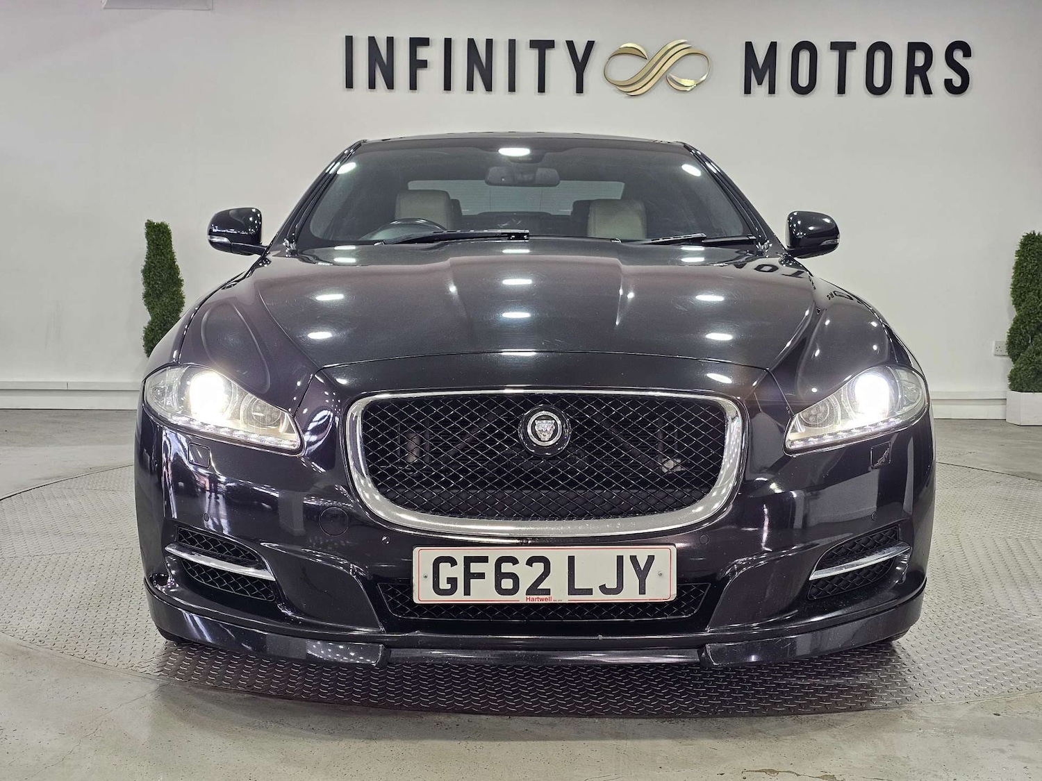 Used Jaguar XJ 2013 for sale - 76972354: Photo 6