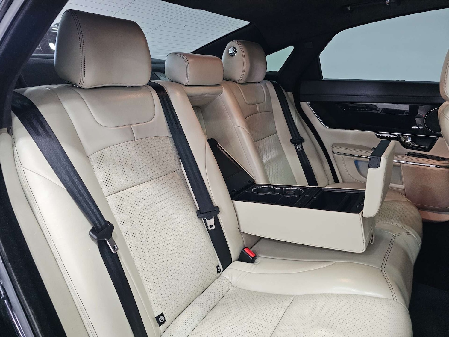 Used Jaguar XJ 2013 for sale - 76972354: Photo 61