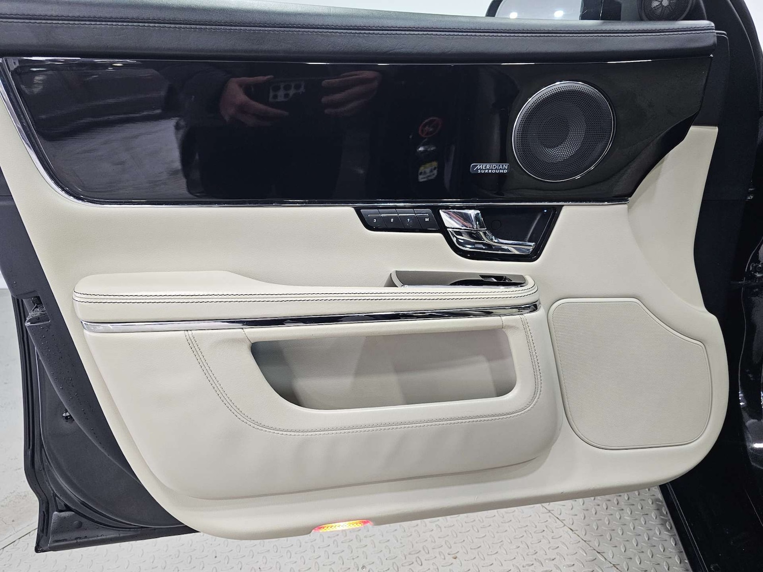 Used Jaguar XJ 2013 for sale - 76972354: Photo 62