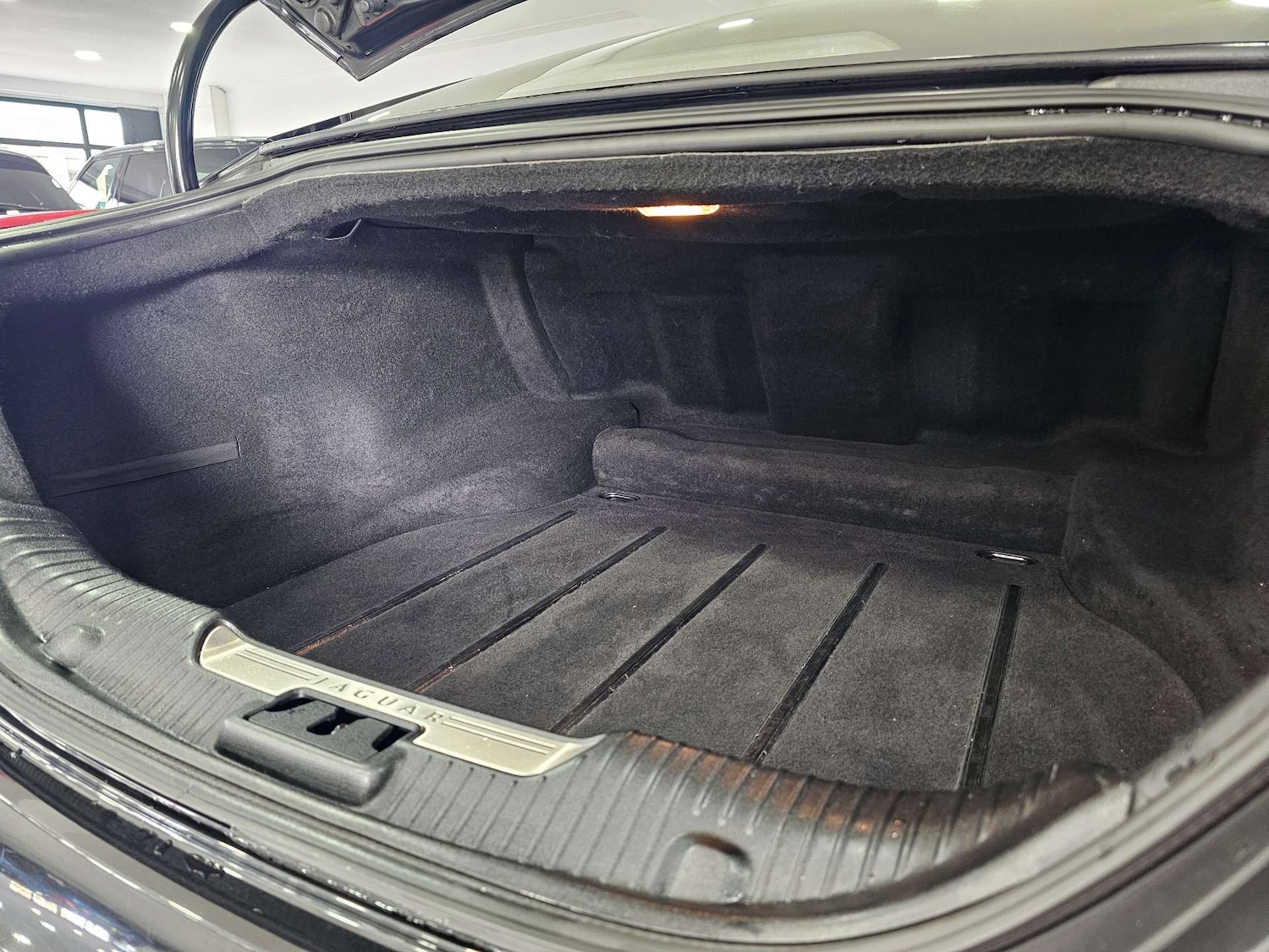 Used Jaguar XJ 2013 for sale - 76972354: Photo 74