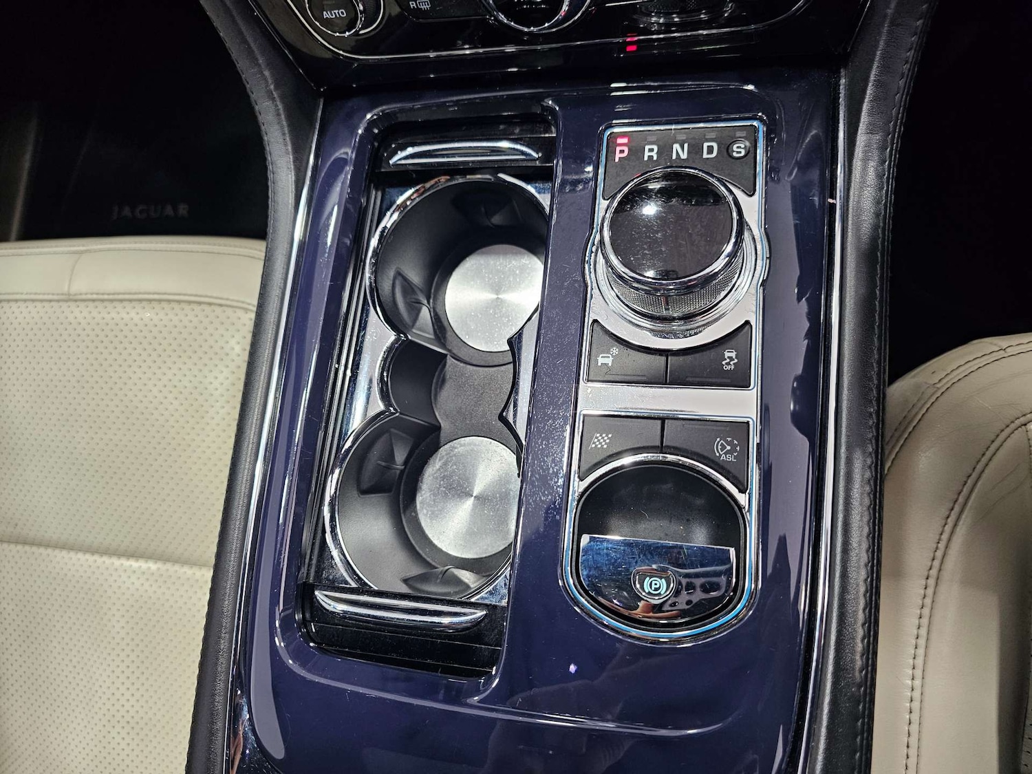 Used Jaguar XJ 2013 for sale - 76972354: Photo 87