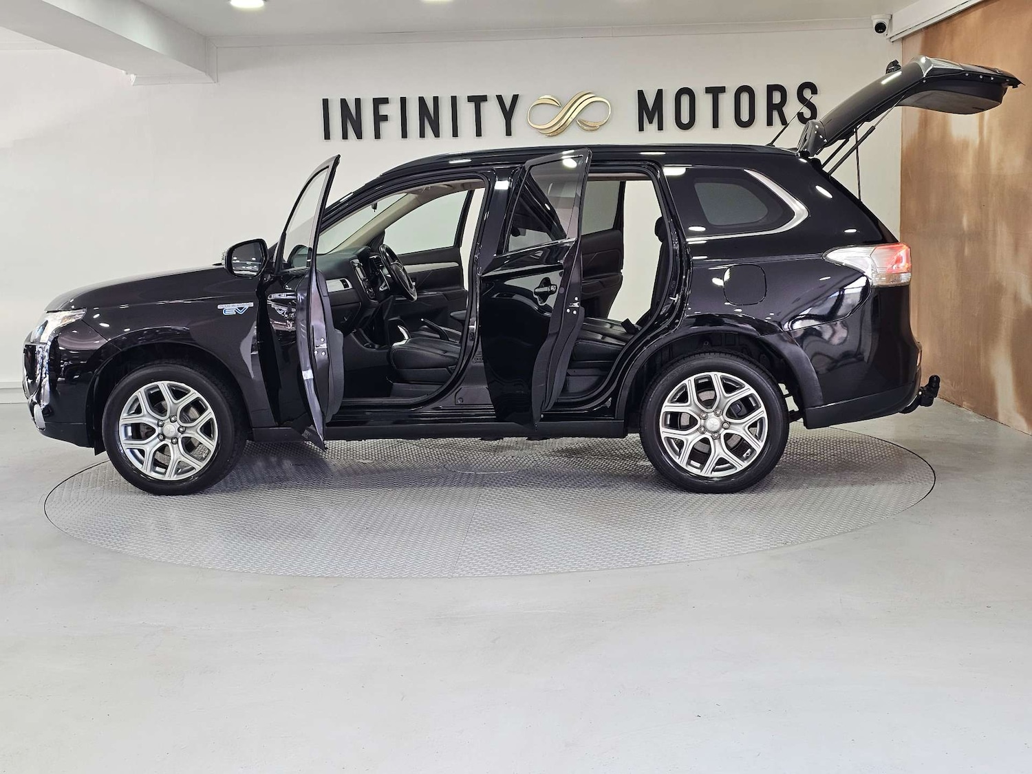 Used Mitsubishi Outlander 2015 for sale - 78218985: Photo 41