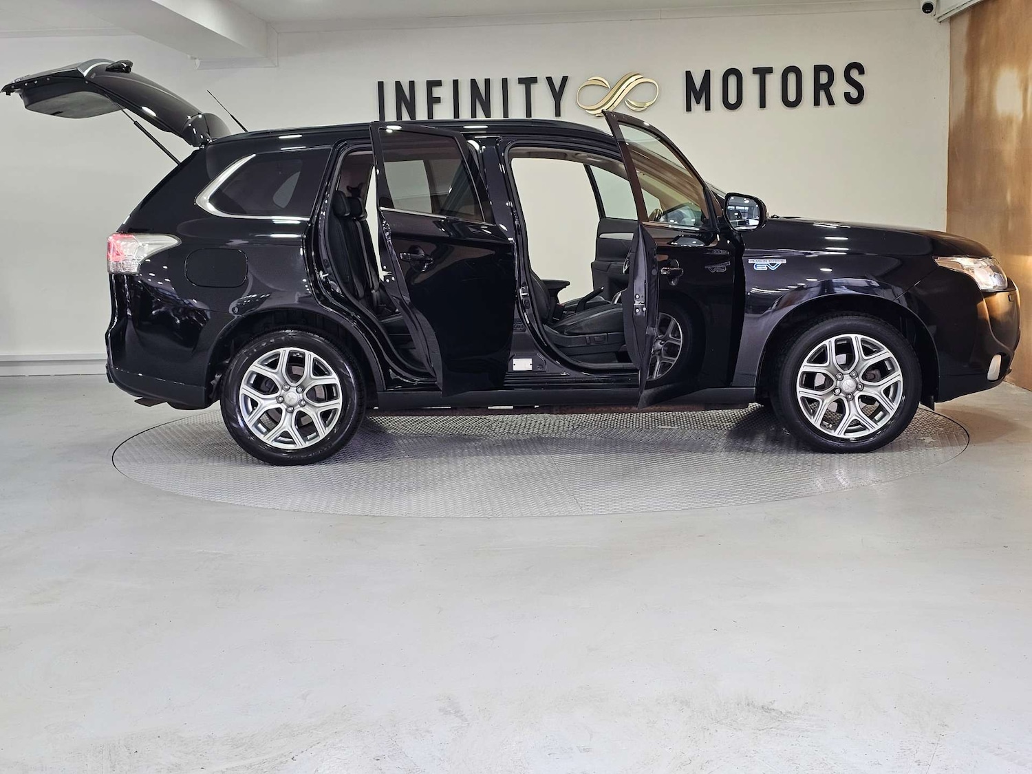 Used Mitsubishi Outlander 2015 for sale - 78218985: Photo 45