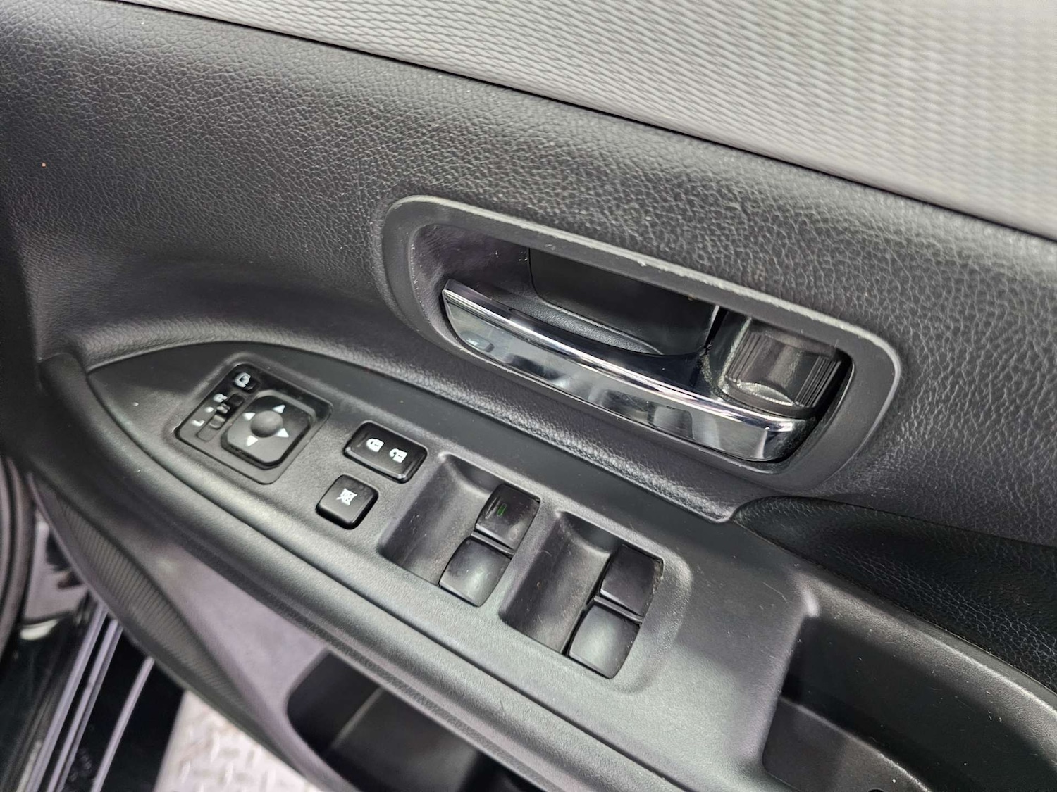 Used Mitsubishi Outlander 2015 for sale - 78218985: Photo 49