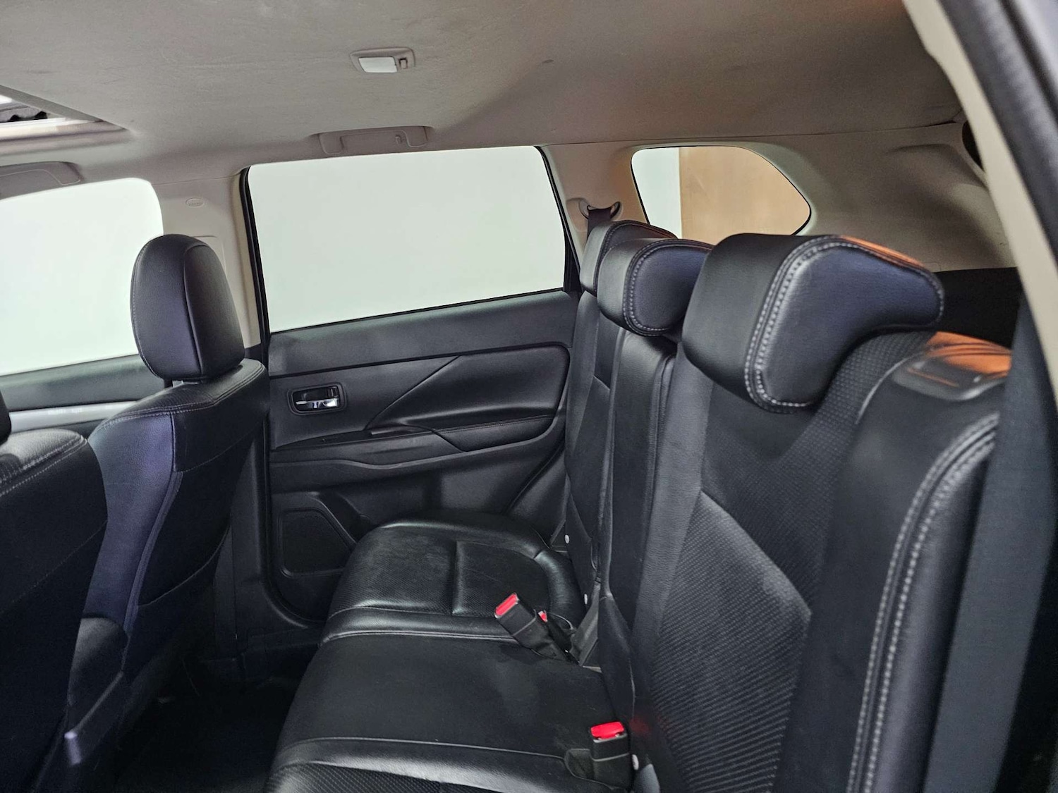 Used Mitsubishi Outlander 2015 for sale - 78218985: Photo 69