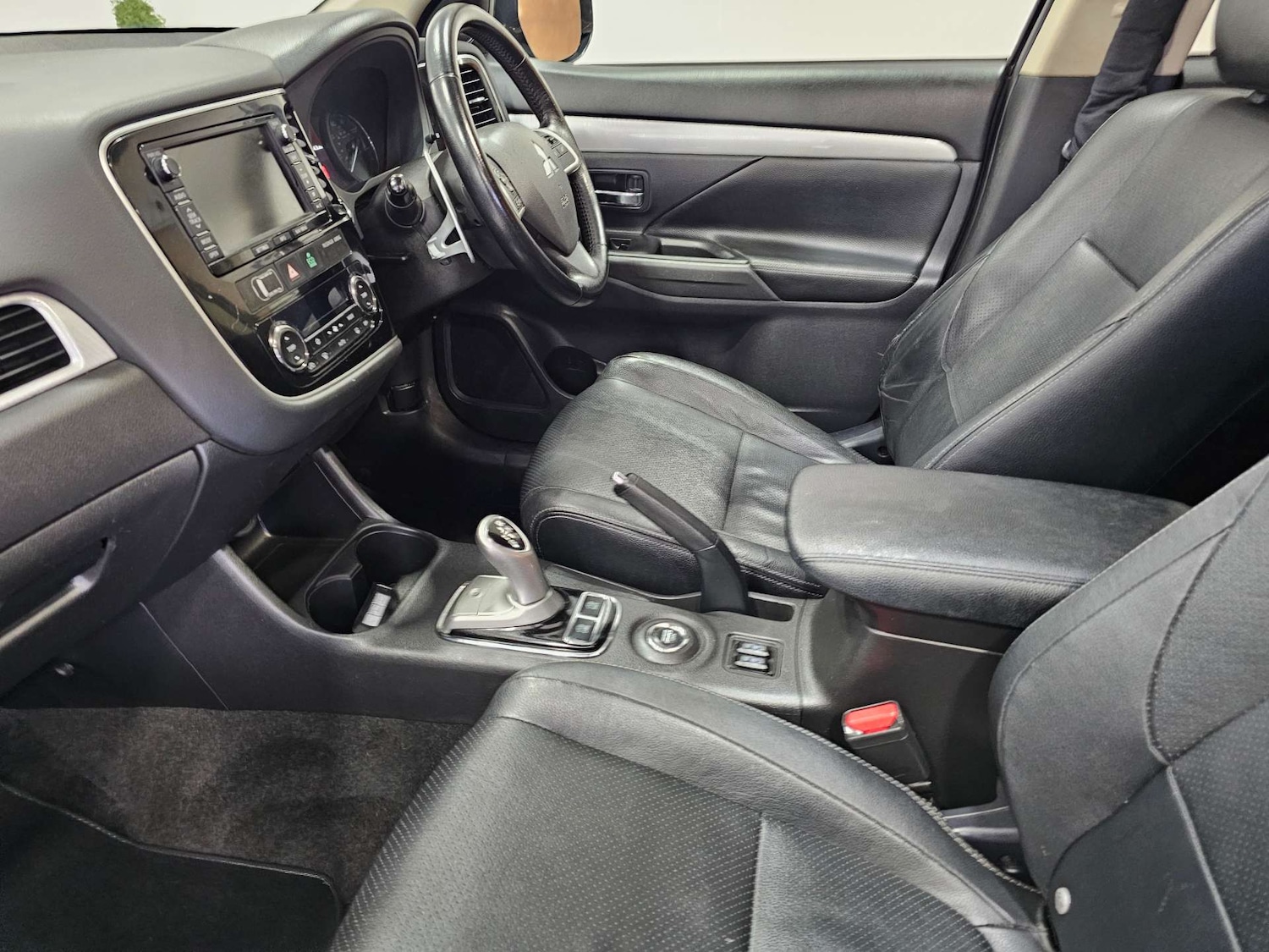 Used Mitsubishi Outlander 2015 for sale - 78218985: Photo 74