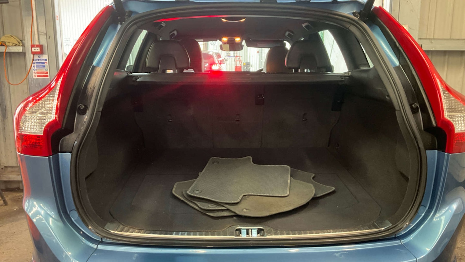 Used Volvo XC60 2017 for sale - 77398505: Photo 9