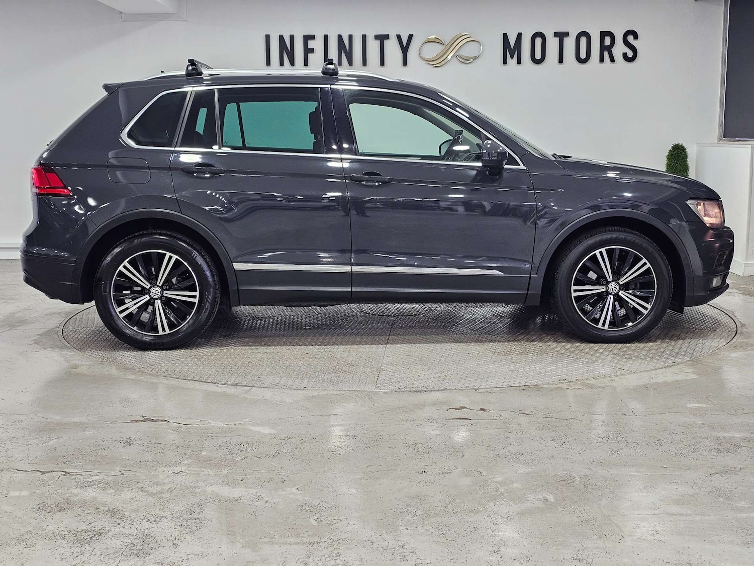 Used Volkswagen Tiguan 2017 for sale - 77139222: Photo 35