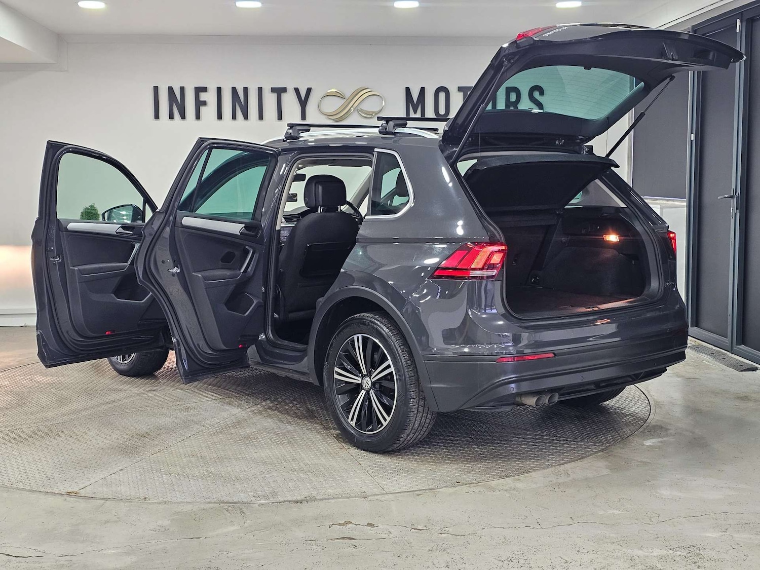 Used Volkswagen Tiguan 2017 for sale - 77139222: Photo 47