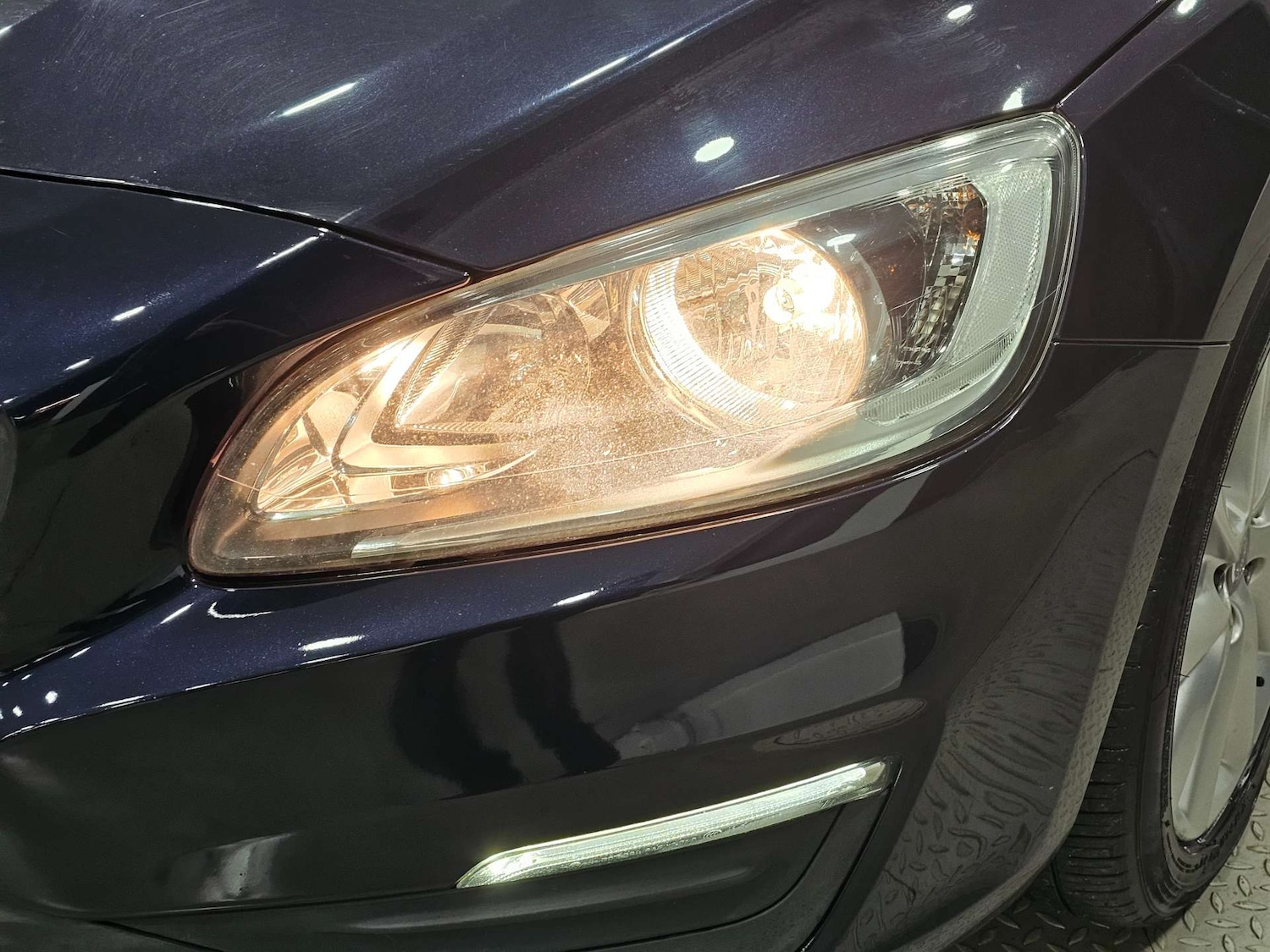 Used Volvo V60 2017 for sale - 76972428: Photo 17