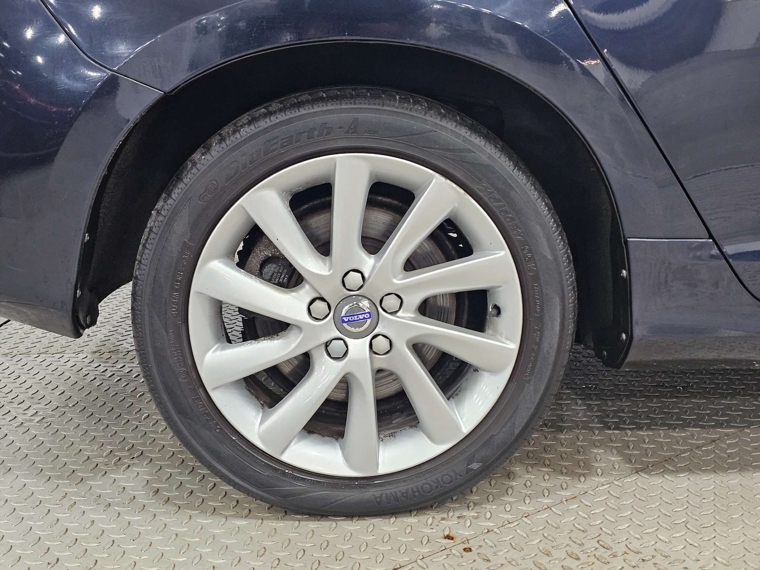 Used Volvo V60 2017 for sale - 76972428: Photo 24