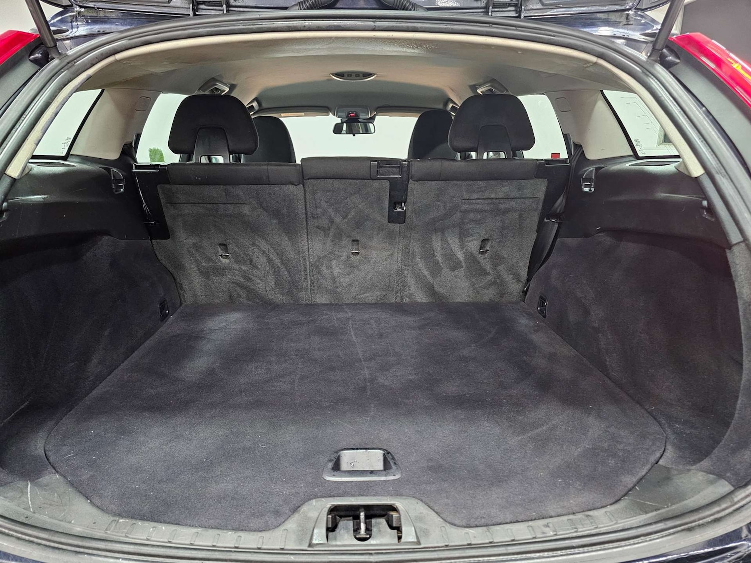 Used Volvo V60 2017 for sale - 76972428: Photo 34