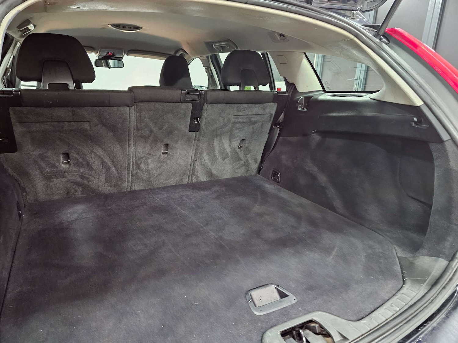 Used Volvo V60 2017 for sale - 76972428: Photo 36