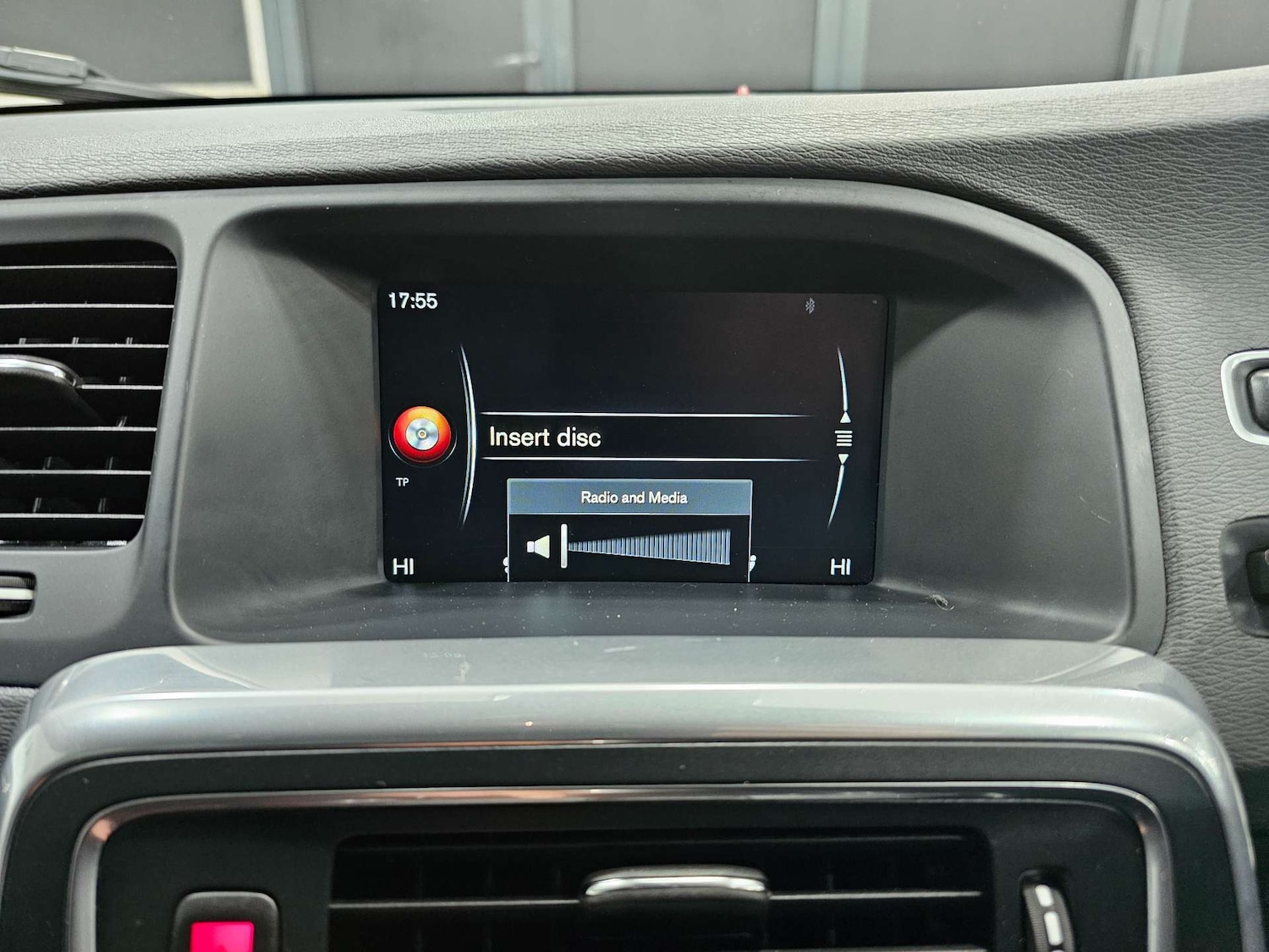 Used Volvo V60 2017 for sale - 76972428: Photo 52