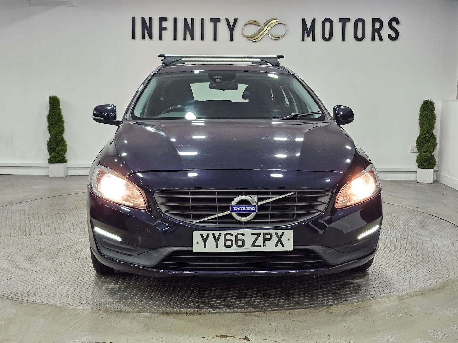 Used Volvo V60 2017 for sale - 76972428: Photo 6