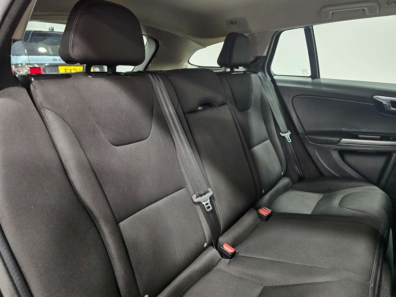 Used Volvo V60 2017 for sale - 76972428: Photo 64