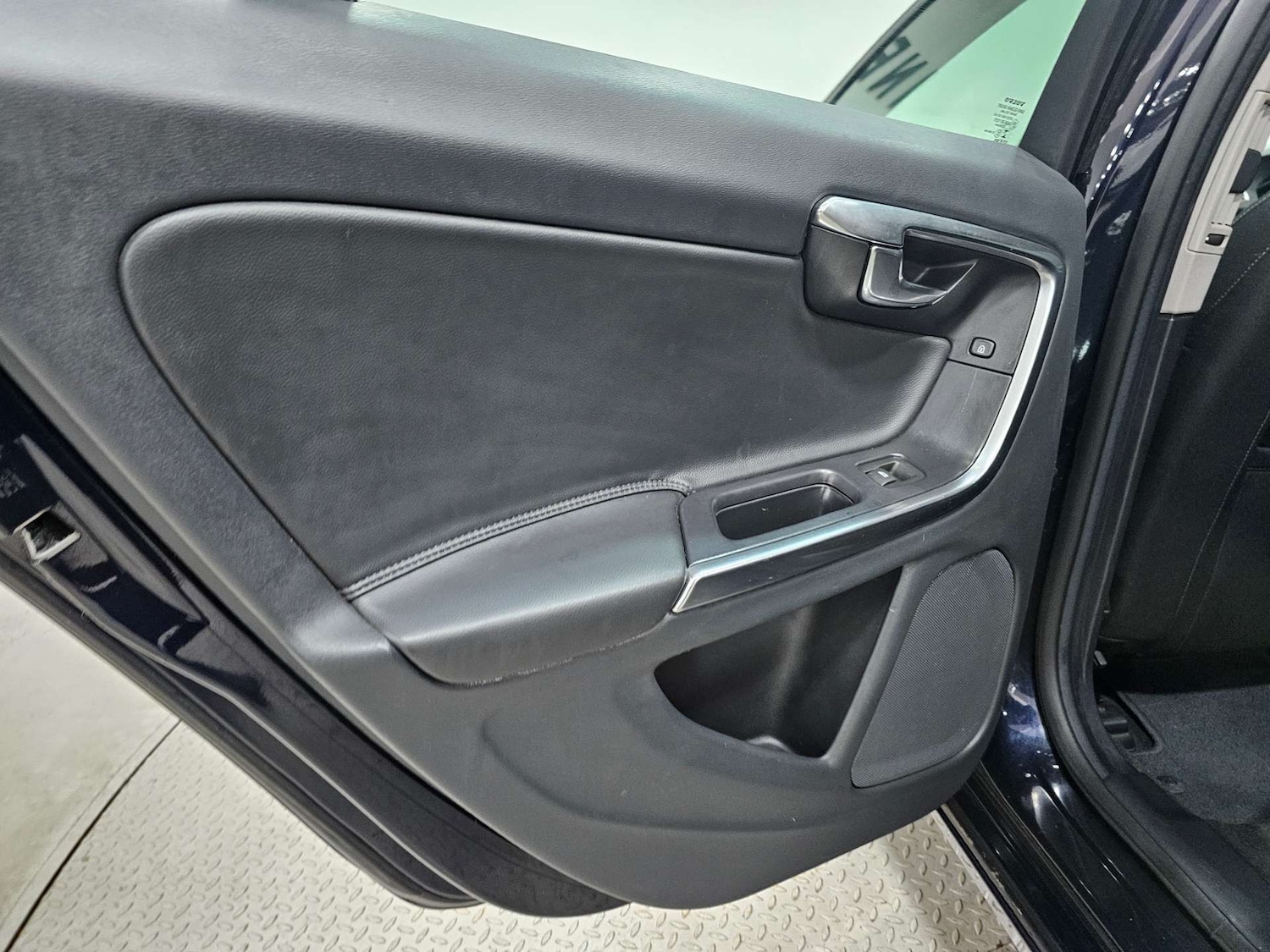 Used Volvo V60 2017 for sale - 76972428: Photo 66