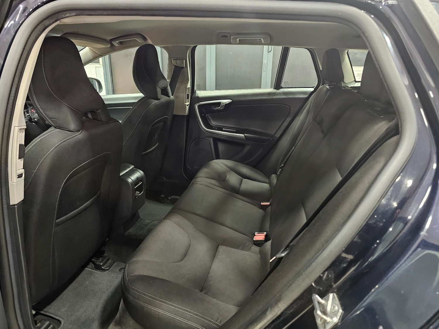 Used Volvo V60 2017 for sale - 76972428: Photo 67