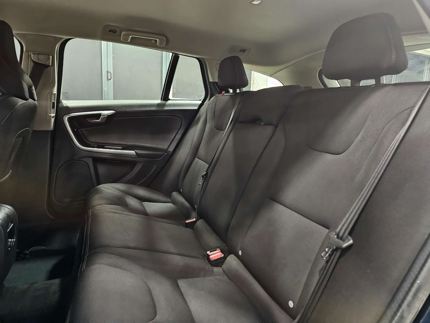 Used Volvo V60 2017 for sale - 76972428: Photo 69