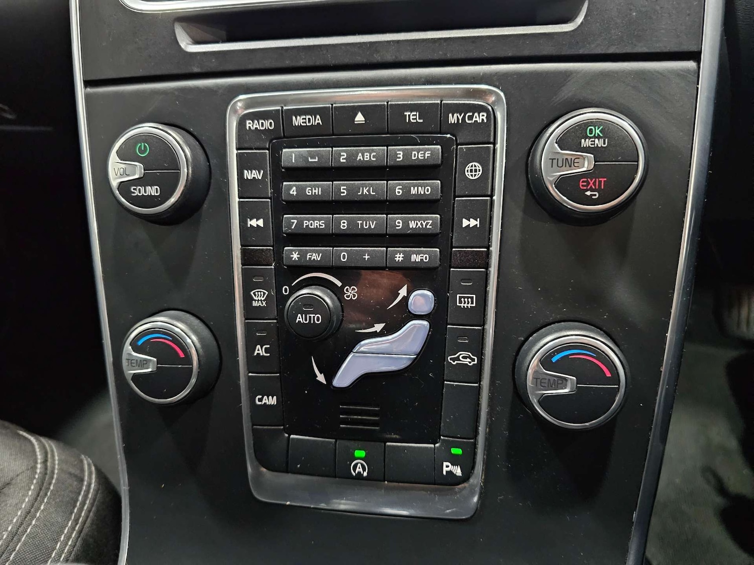 Used Volvo V60 2017 for sale - 76972428: Photo 7