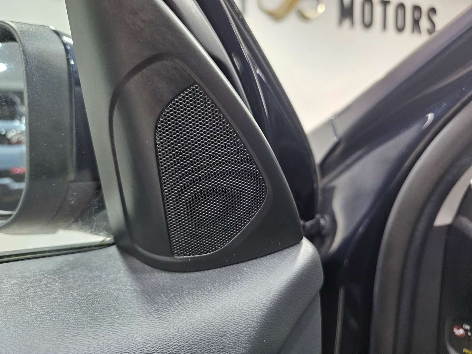 Used Volvo V60 2017 for sale - 76972428: Photo 72