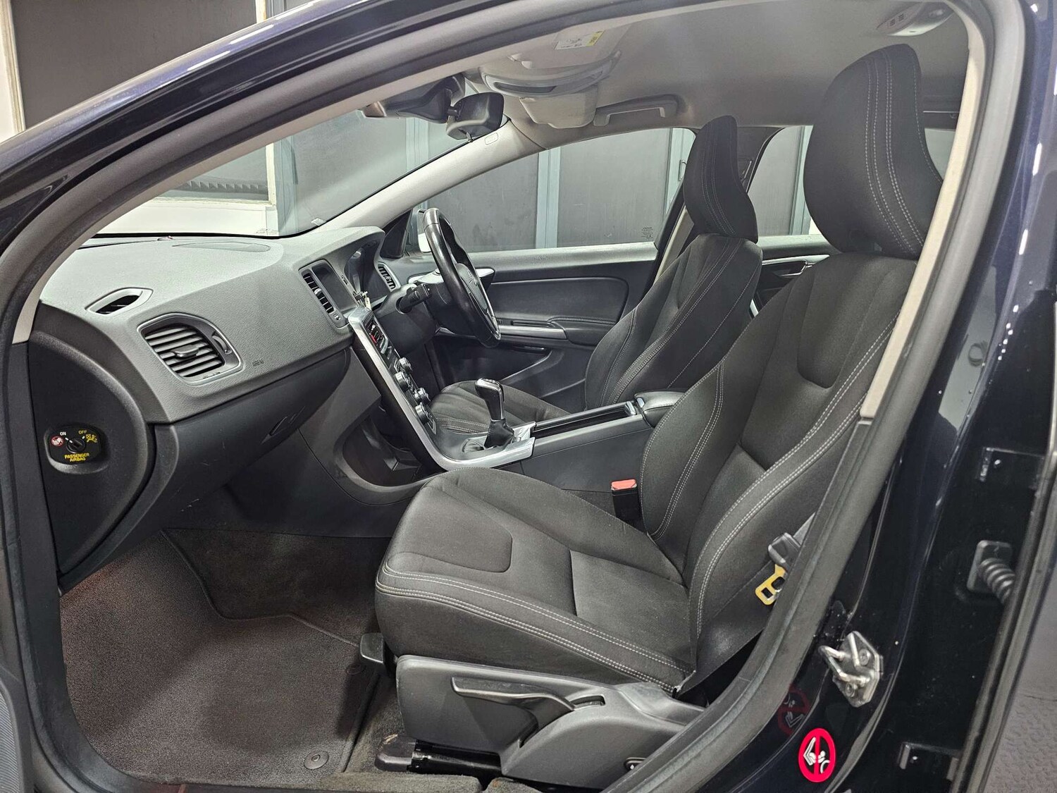 Used Volvo V60 2017 for sale - 76972428: Photo 73