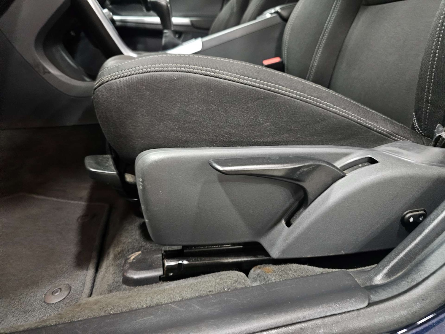 Used Volvo V60 2017 for sale - 76972428: Photo 76