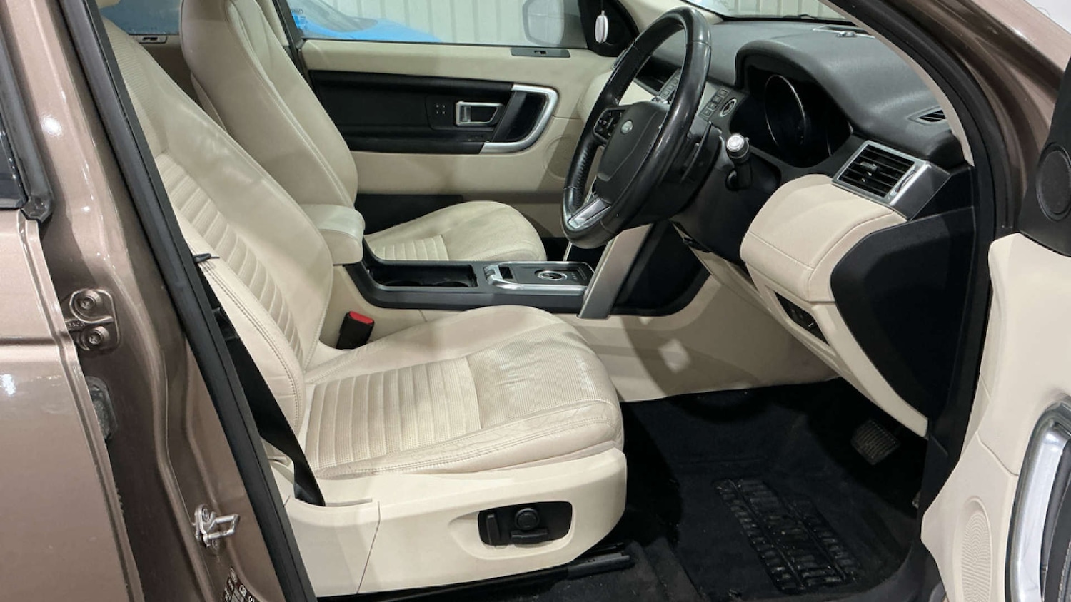 Used Land Rover Discovery Sport 2015 for sale - 77639610: Photo 12