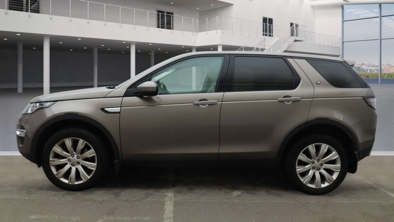 Used Land Rover Discovery Sport 2015 for sale - 77639610: Photo 8