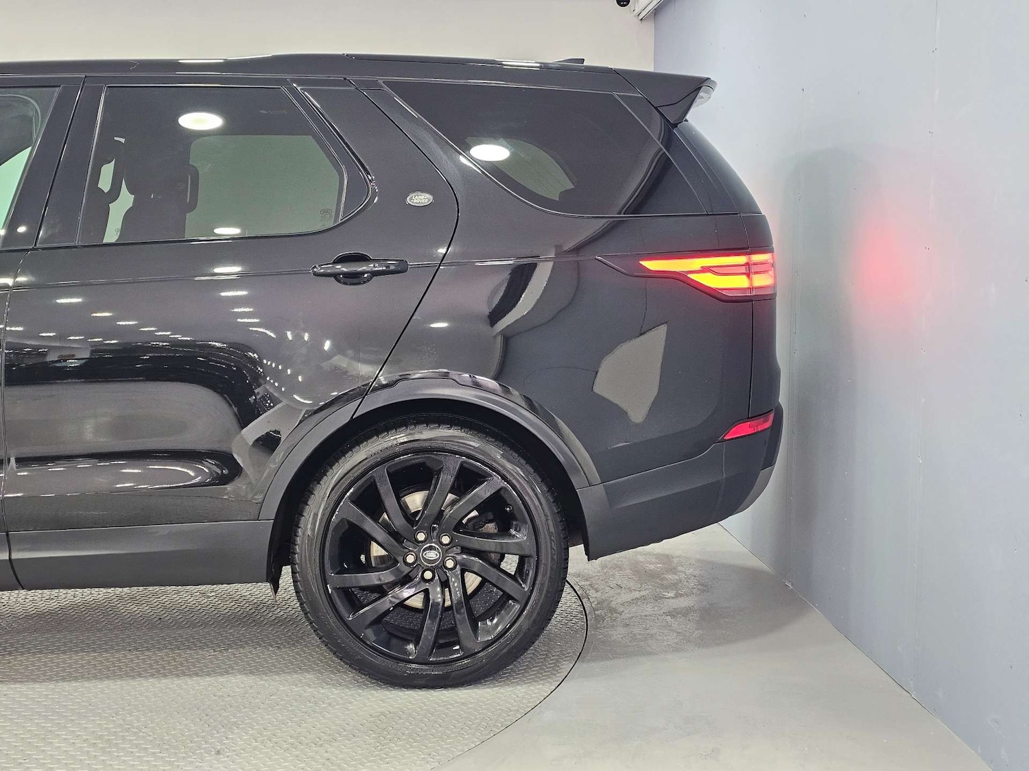 Used Land Rover Discovery 2017 for sale - 78097408: Photo 21