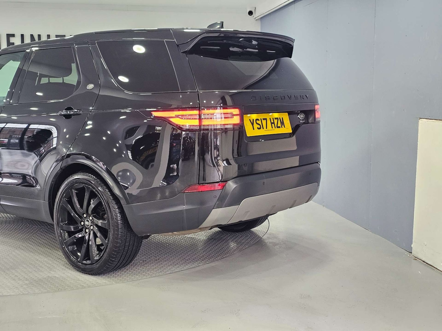 Used Land Rover Discovery 2017 for sale - 78097408: Photo 26