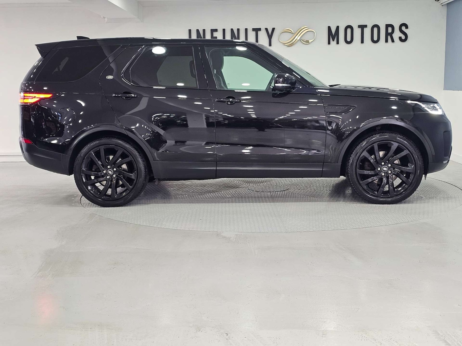 Used Land Rover Discovery 2017 for sale - 78097408: Photo 33