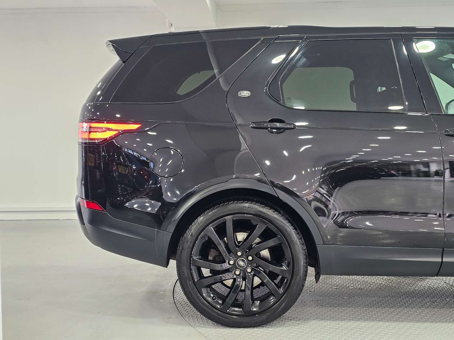 Used Land Rover Discovery 2017 for sale - 78097408: Photo 37