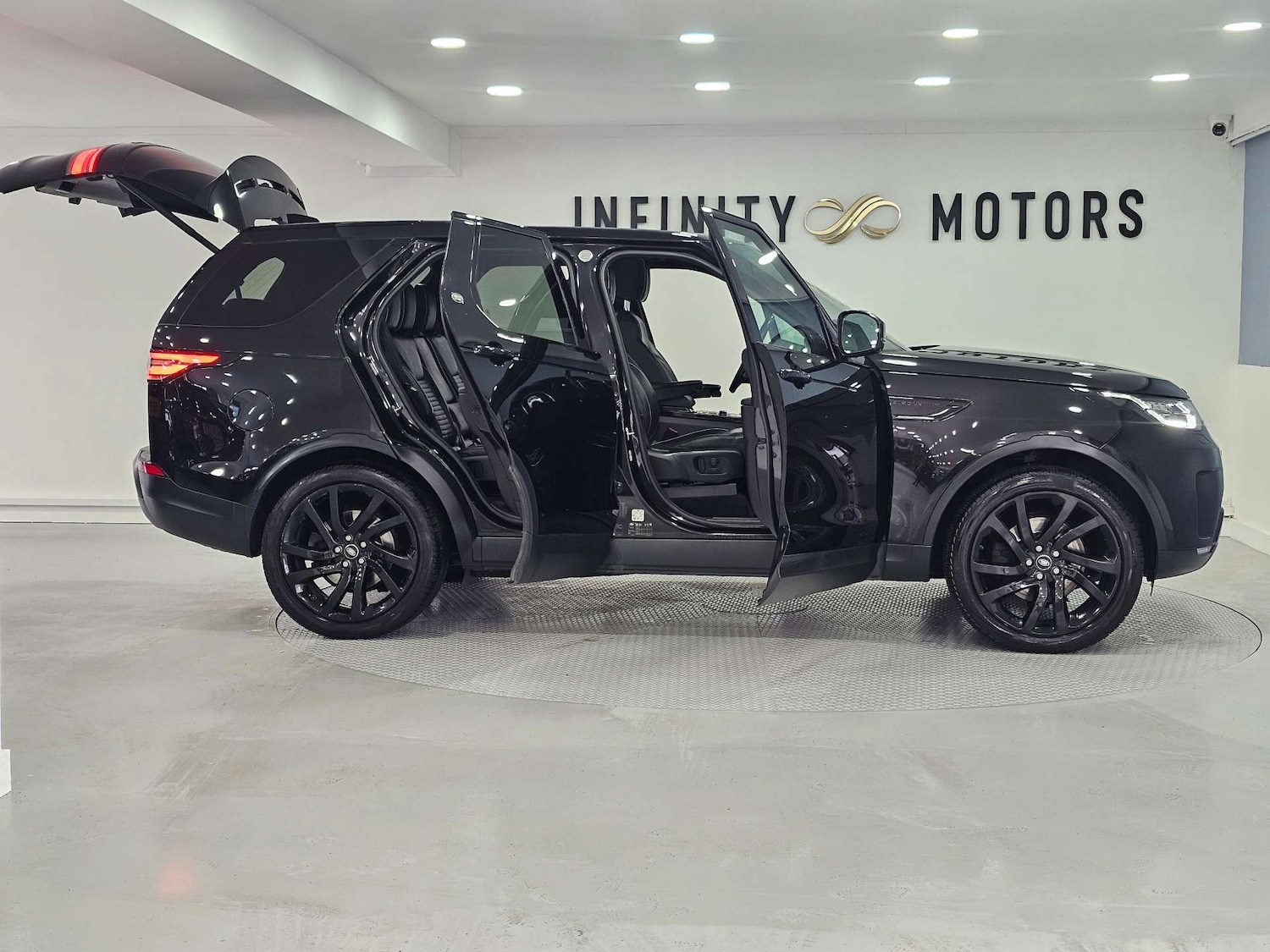 Used Land Rover Discovery 2017 for sale - 78097408: Photo 38