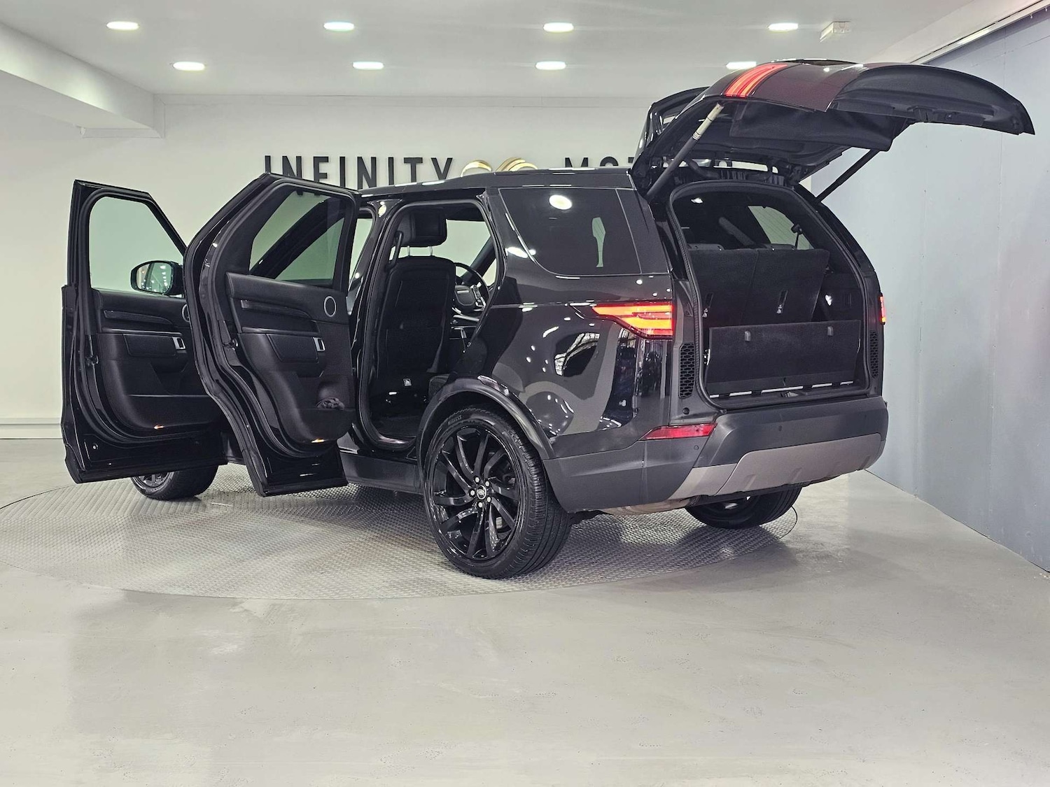 Used Land Rover Discovery 2017 for sale - 78097408: Photo 43