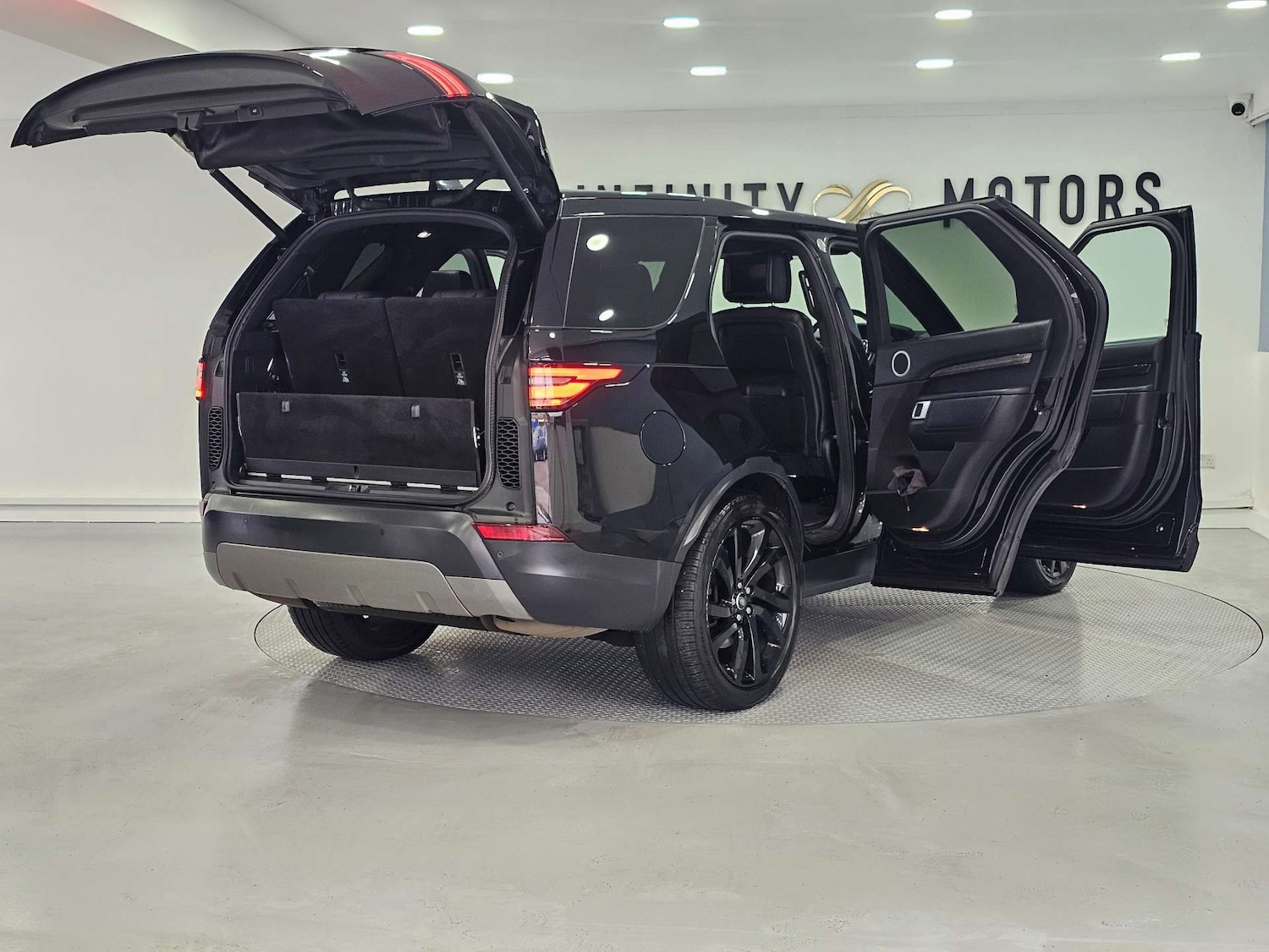 Used Land Rover Discovery 2017 for sale - 78097408: Photo 45