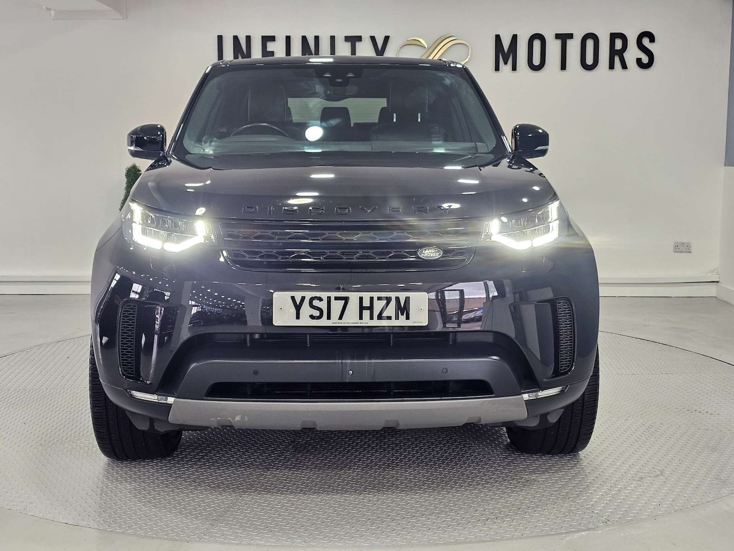 Used Land Rover Discovery 2017 for sale - 78097408: Photo 6