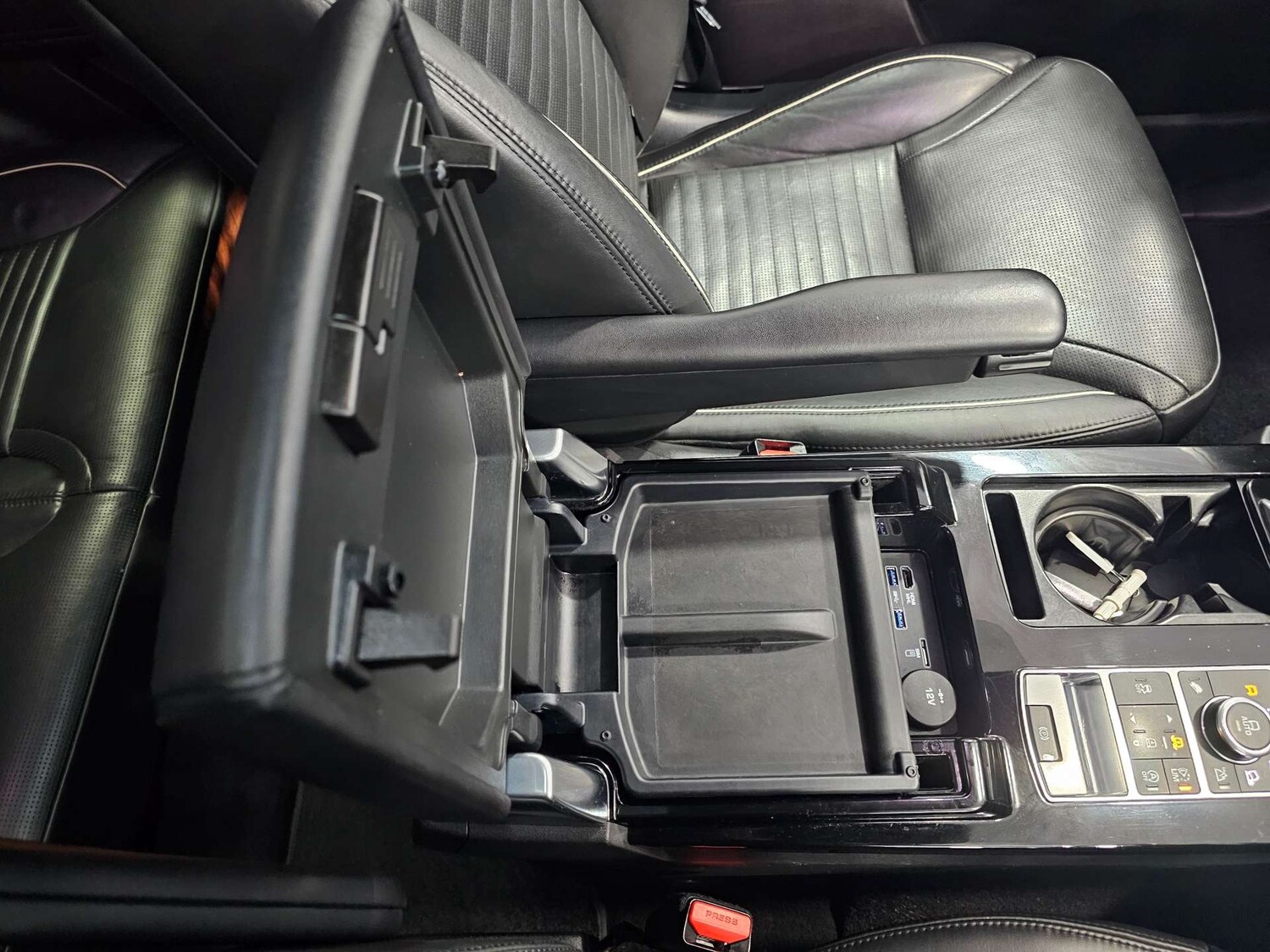 Used Land Rover Discovery 2017 for sale - 78097408: Photo 61