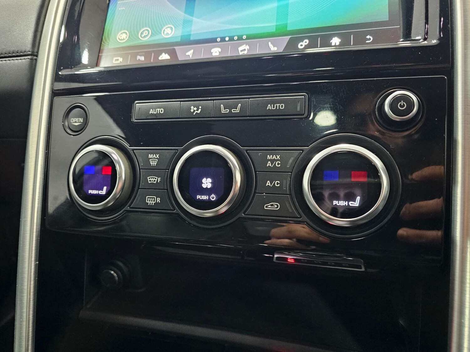 Used Land Rover Discovery 2017 for sale - 78097408: Photo 64